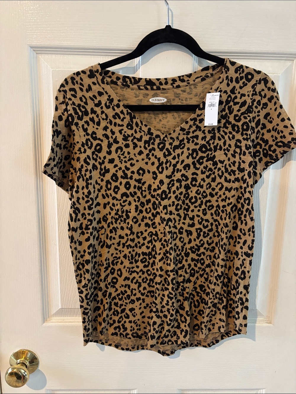 Old Navy Women's Leopard V-Neck Tee in Brown and Black